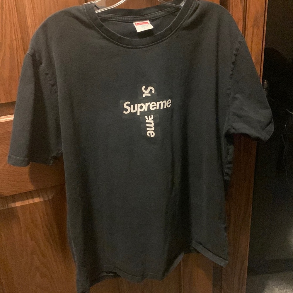 Supreme tee